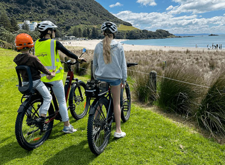If you want to cruise the coastline, explore the Mount or ride out to Papamoa, bike hire is a great choice. E-bikes are especially popular for guests who want a little extra help on longer rides.